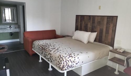 King Room - Non-Smoking