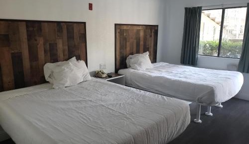 Double Room - Non-Smoking 