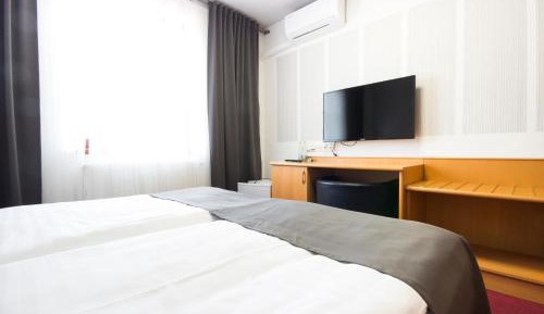 Deluxe Double or Twin Room with Castle View