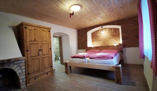 Deluxe Double Room with Shower