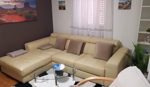 Apartment With Shared Bathroom