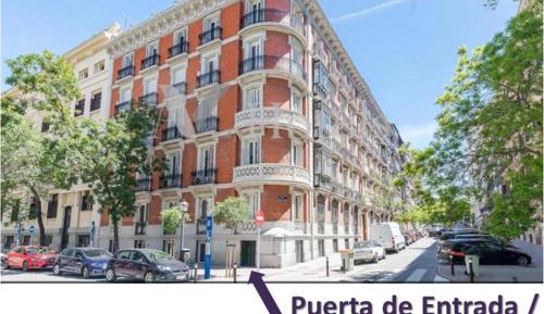 Deluxe Room with Private Bathroom