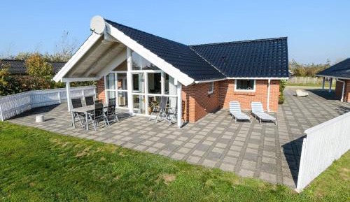 Three-Bedroom Holiday Home 