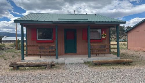 Deluxe Two-Bedroom Cottage