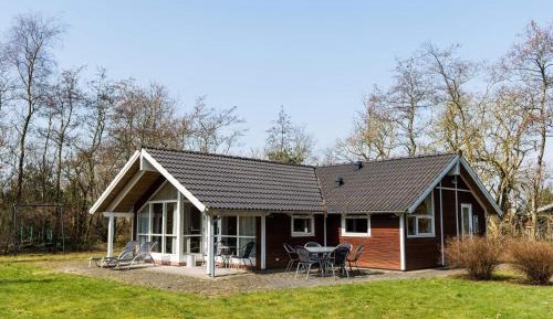 Three-Bedroom Holiday Home 