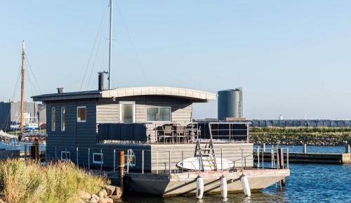 Three-Bedroom Holiday Home 