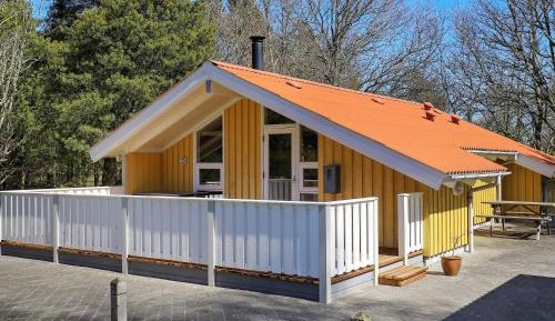 Three-Bedroom Holiday Home 