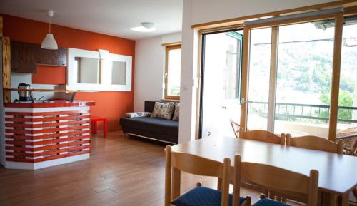 One-Bedroom Apartment with Balcony