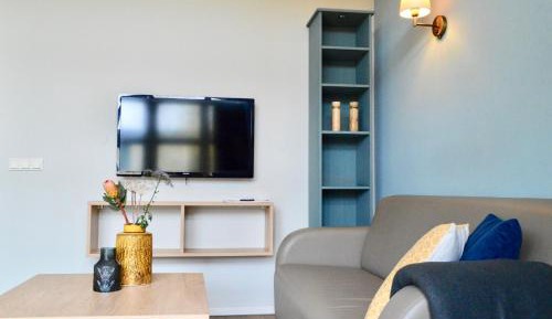 Bungalow (6 Adults)