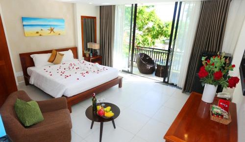 Deluxe Double Room with Balcony and Sea View