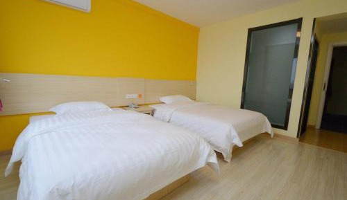Comfortable Twin Room