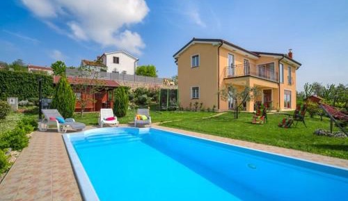 Two Bedroom Apartment with swimming pool