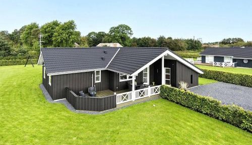 Three-Bedroom Holiday Home 