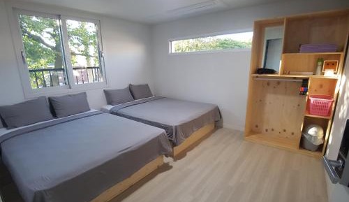 Deluxe Family Room