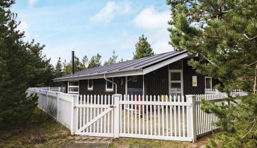 Three-Bedroom Holiday Home 