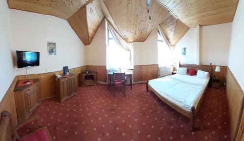 Deluxe Double Room with Shower