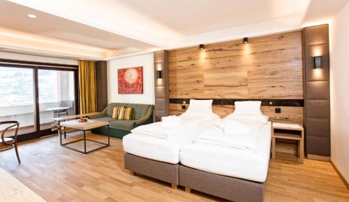 Deluxe Double or Twin Room