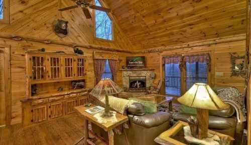 Three-Bedroom Holiday Home 