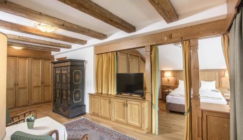 Luxury Suite