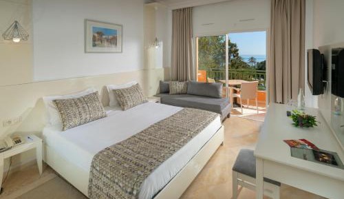 Triple Room with Garden View
