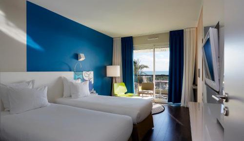 Twin Room with Balcony and Sea View