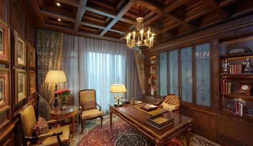 Presidential Suite with Airport Transfers & Lounge Access