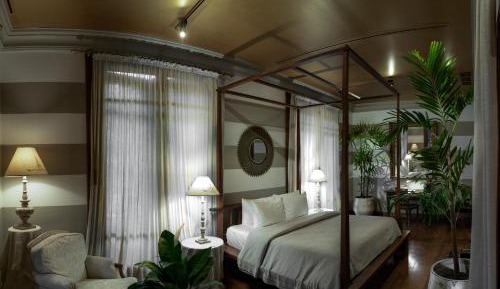Superior King Suite