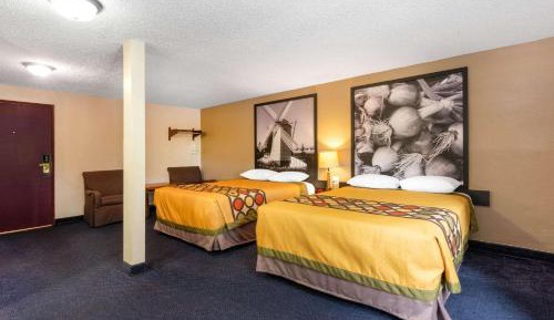 Queen Room with Two Queen Beds - Mobility Access/Non-Smoking