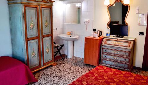 Triple Room with Shared Bathroom