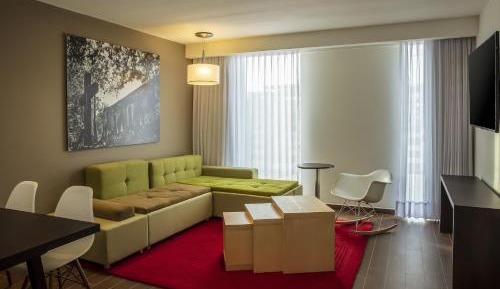 Junior Suite 1 King