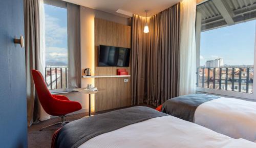 Standard Twin Room with Free Breakfast