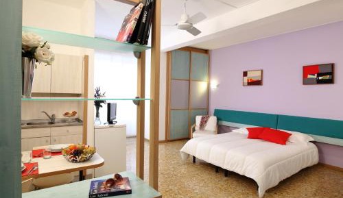 Large Studio (2 Adults)