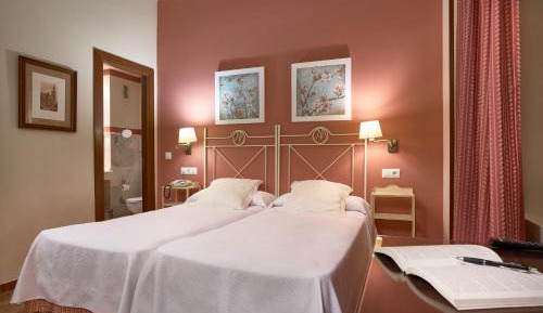 Double Room with Extra Bed (3 Adults)
