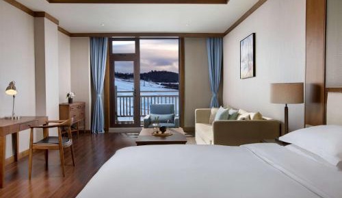 Swiss Advantage King Room with Mountain View