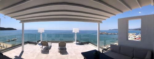Deluxe Double Room with Balcony and Sea View