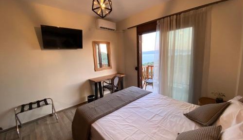 Double Room with Balcony and Sea View