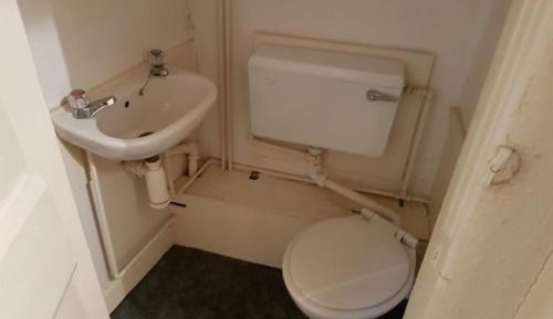Single Room with Shared Bathroom