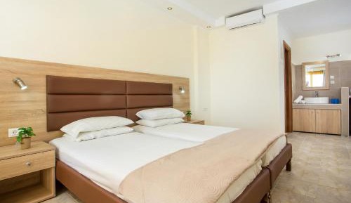 Twin Room with Private Bathroom