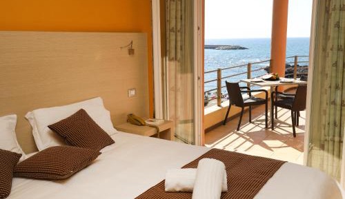 Double Room with Balcony and Sea View