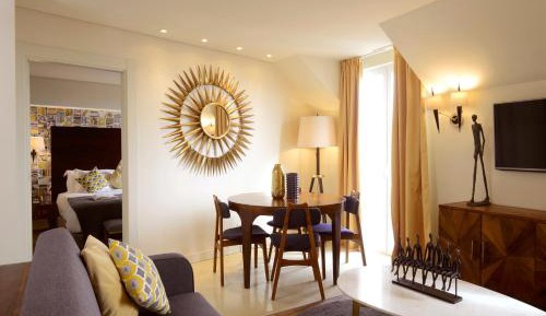 Deluxe One-Bedroom Apartment with Balcony and river view