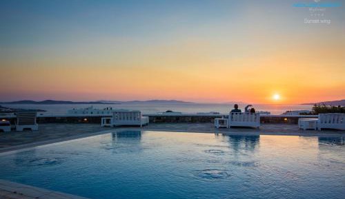 Sunset Wing - Suite with Garden View