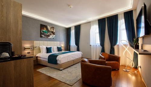 Superior King Room