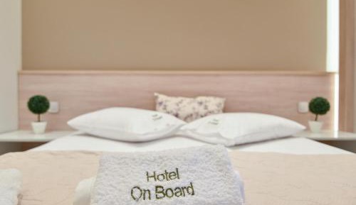 Deluxe Double Room (2 Adults + 1 Child)