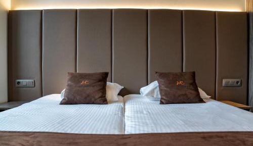 Standard Double Room with Market View