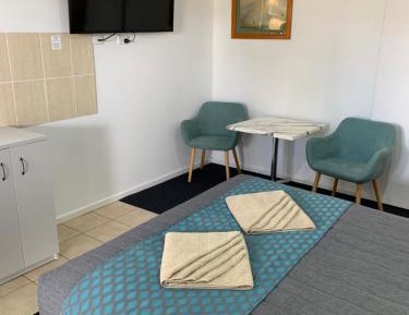Standard Queen Room