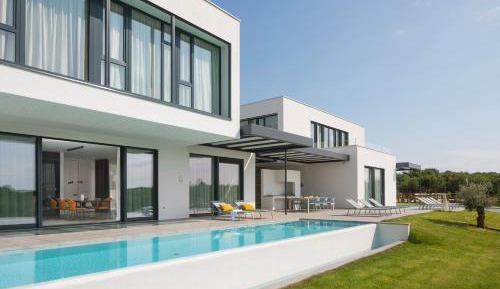 Design Six-Bedroom Villa with 3 Private Pools 