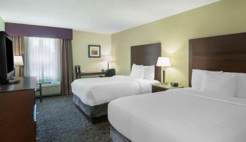 Deluxe Queen Room