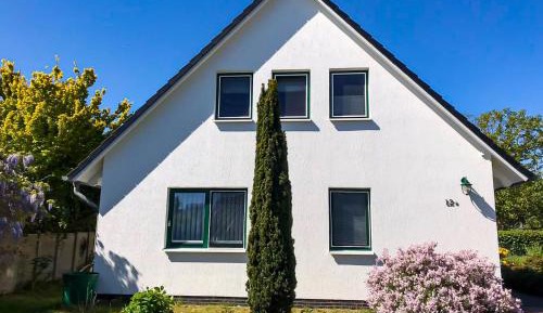 One-Bedroom Apartment with Terrace