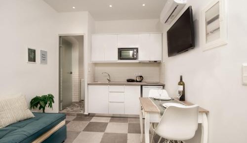 Deluxe Double Room (2 Adults + 1 Child)