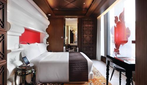 New Moon Queen Room